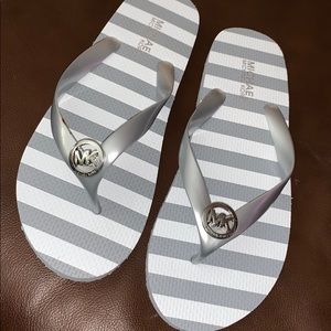 Michael kors flip flops
